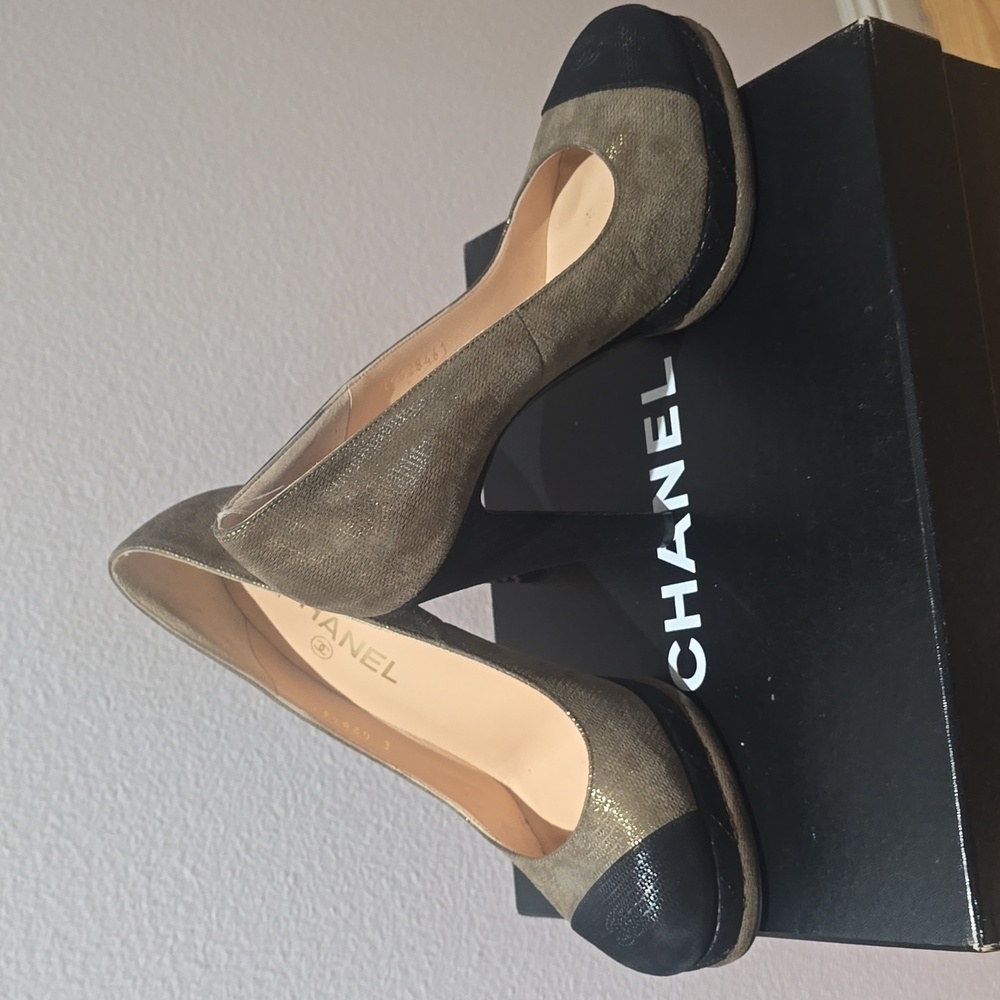 Chanel Women's Two-Tone Heels